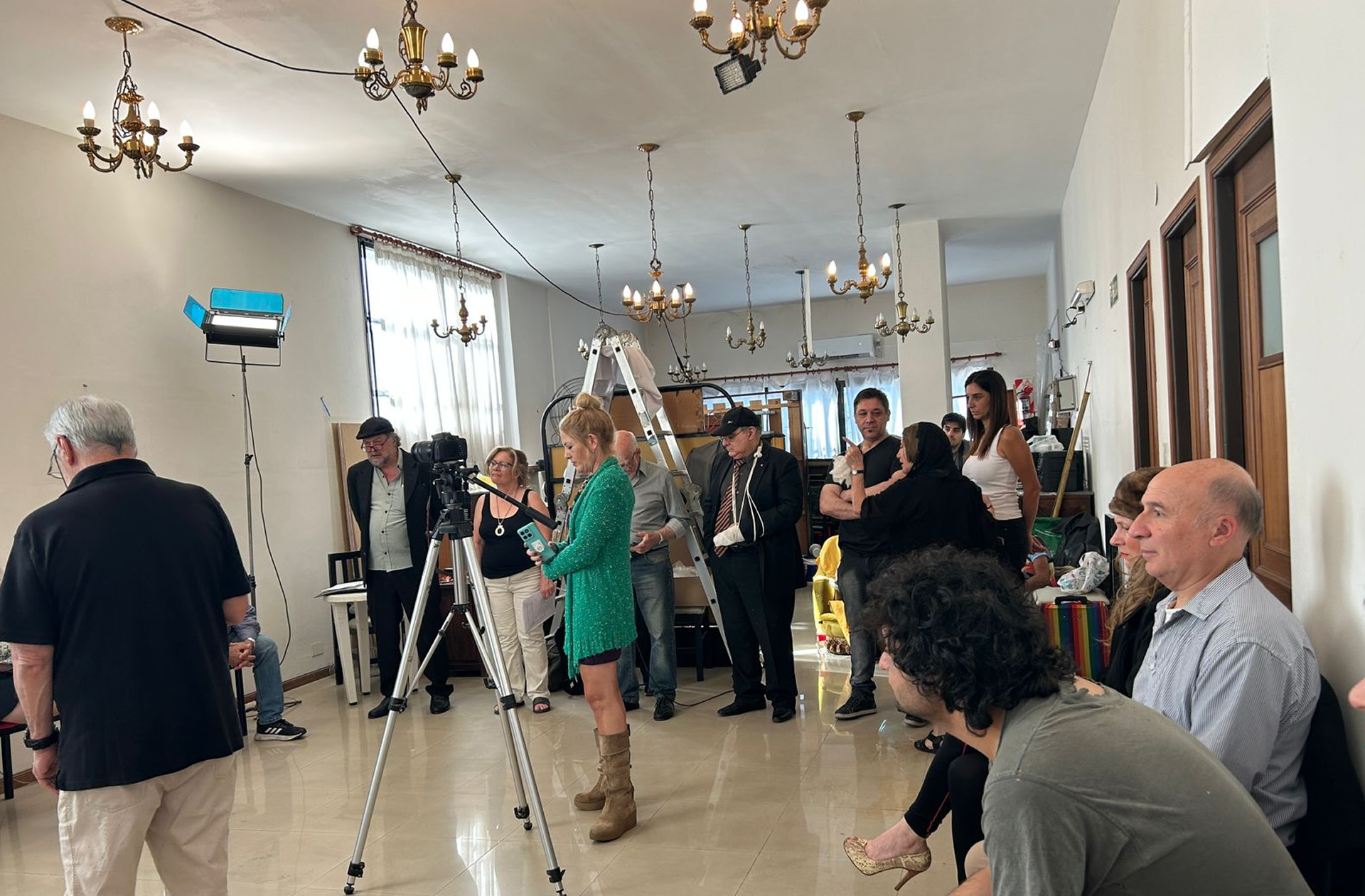 Walter Deleón (también conocido como Walter Luis Deleón), Comediante y guionista de TV argentino